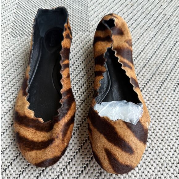 CHLOE LAUREN Women's Scalloped Ballet Flats Size 35 Brown Tiger Print Calf Hair - Picture 2 of 6